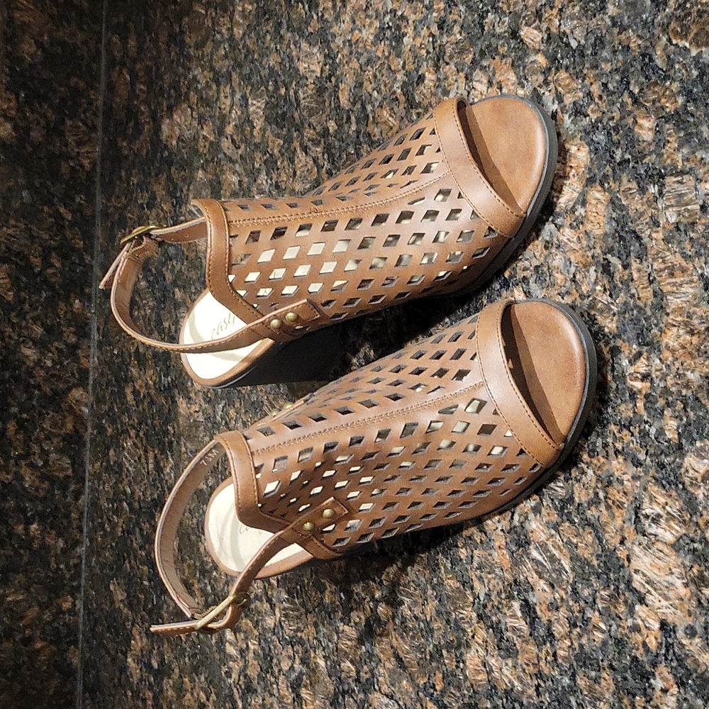 Easy Street Heeled Sandal Size 7.5